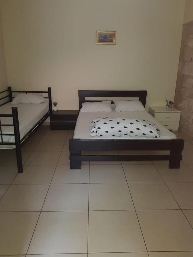 Grin-Motel Haifa Bagian luar foto