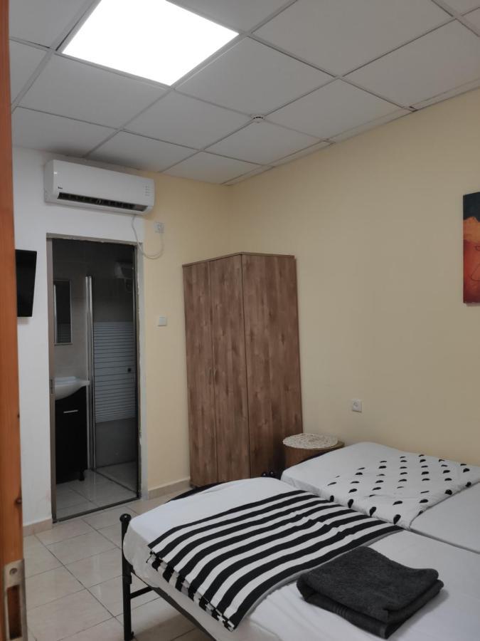 Grin-Motel Haifa Bagian luar foto