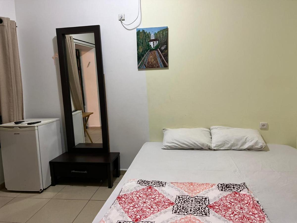 Grin-Motel Haifa Bagian luar foto